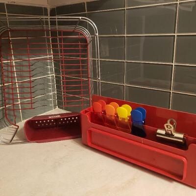 Lot 179: Dish Rack & Refrigerator Magnet Organizer