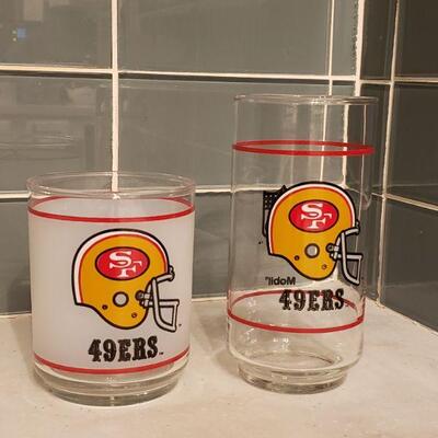 Lot 185: Vintage San Francisco 49ers Collector's Glasses