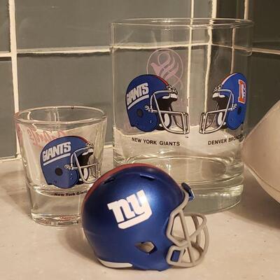 Lot 187: New York Giants Memorabilia
