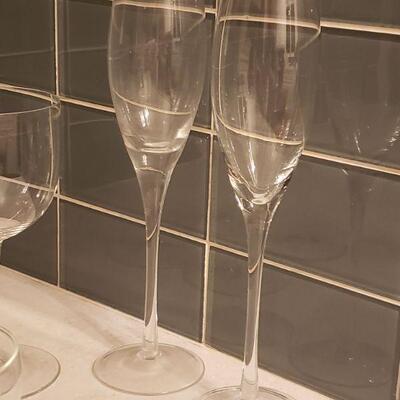 Lot 190: Stemware lot