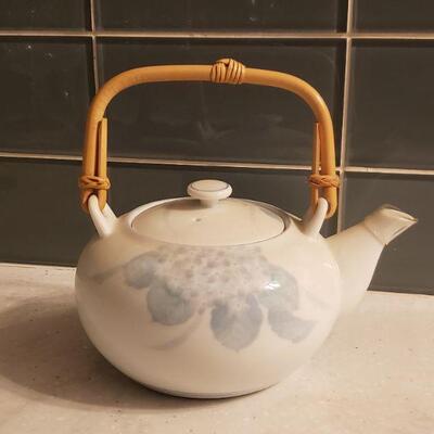 Lot 194: Japanese Tea Pot with Strainer