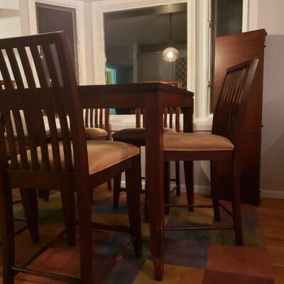 Lot 197:  Dining Table and 6 Chairs with Leaf