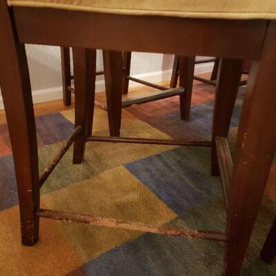 Lot 197:  Dining Table and 6 Chairs with Leaf