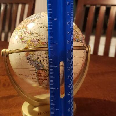 Lot 200: Small Cream Desktop Globe