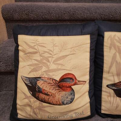 Lot 204: (4) Duck Pillows