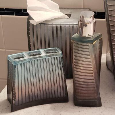 Lot 205: Croscill 4 piece Bathroom Accessories