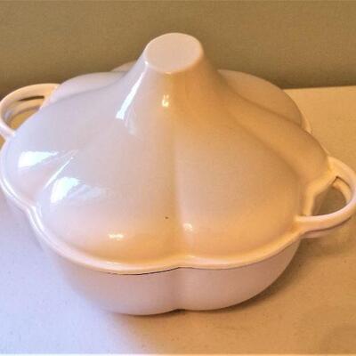 Lot #55  Techniques Enamel Casserole with lid and trivet