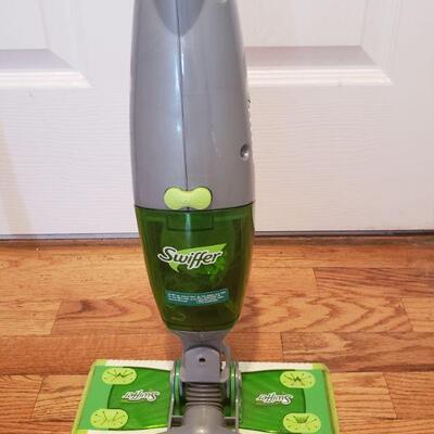 Lot 222: Swiffer Sweeper and Broom & Dust Pan