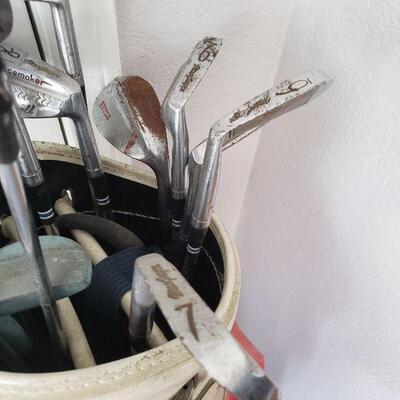 Lot 233: Vintage Burton Pink Golf Bag & Golf Club Set