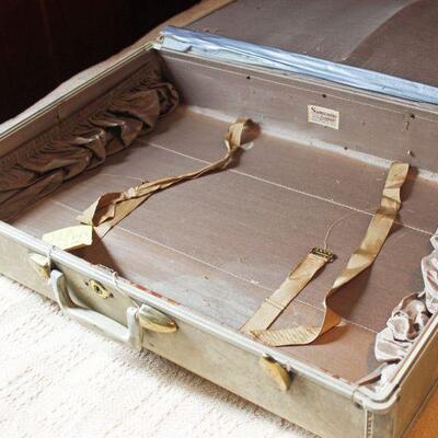 Vintage lot of Full sized Suitcases