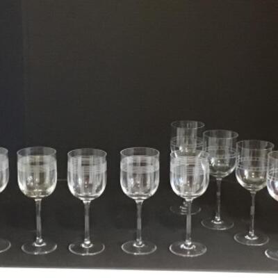 C - 494: Richard Meier for Swid Powell Set of 8 Etched Wine Glasses 
