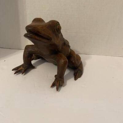 C - 518 Vintage Wood Carved Frog 