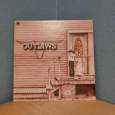 Lot #324: THE OUTLAWS and NITTY GRITTY DIRT BAND Vintage LP Vinyl Records