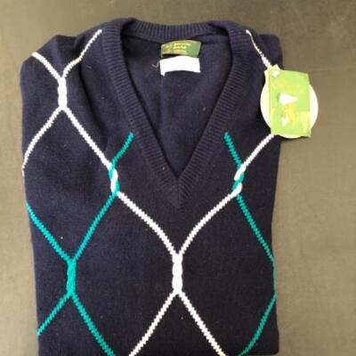 Lot 25U. Seven cashmere sweaters (2 menâ€™s); 5 womenâ€™s size large--$100 