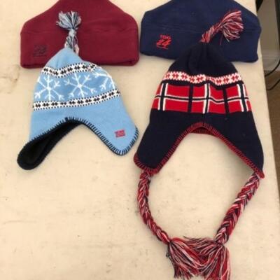 Lot 30U. Womenâ€™s winter hats/handbags from Peru--$35