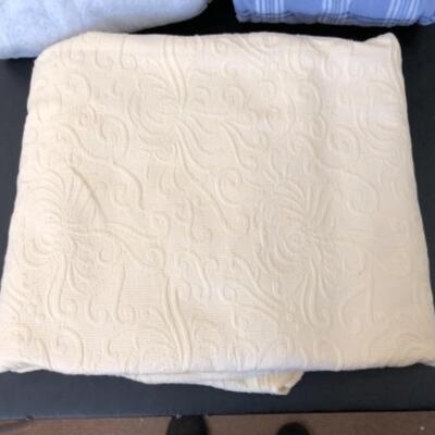 Lot 35U. One set of queen size Piper & Ulbright cotton sheets; 1 set of queen cotton sheets; 1 set queen flannel; 1coverlet---$75 