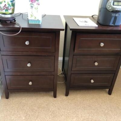 Lot 40U. Two bedside tables with 3 drawers, 3 Asian lamps (2 of which have no shades);=, 1 Phillips CD alarm clock (works)--$75