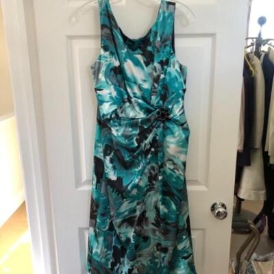 Lot 42U. Dresses, Size 16, XXL--$45