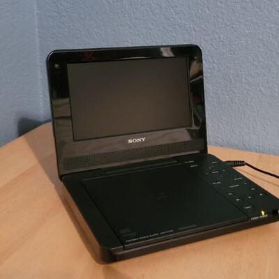Lot #346: SONY DVP- FX730 Travel DVD Player TESTED A+
