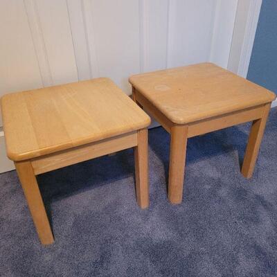 Lot #352: (2) Matching Side Tables Light Oak Made in Thailand 18