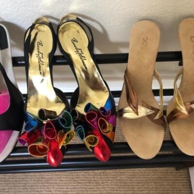 Lot 59U. Five new pairs of shoesâ€”4 open toeâ€”3 Calvin Klein (pink) size 10M, black and navy, 1 Beverly Feldman, Size 9M, and 1 Onox...