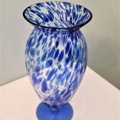 Lot #106  Lovely Hand Blown Art Glass Vase