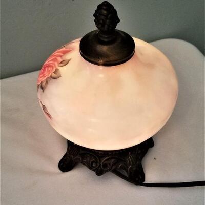 Lot #113 Sweet hand pointed accent lamp