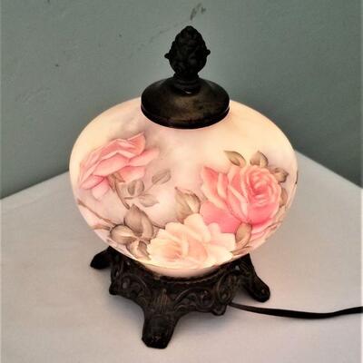 Lot #113 Sweet hand pointed accent lamp