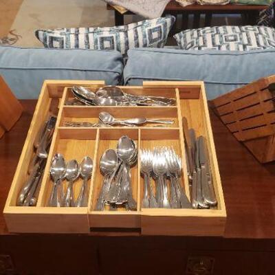 Silverware and Knife Lot
