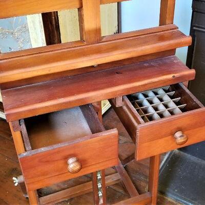 Lot #122 Artist's Easel
