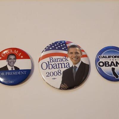 Lot #384: BARACK OBAMA Political Buttons (3) 