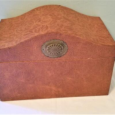 Lot #142  Contemporary Decorative Box with lift out tray