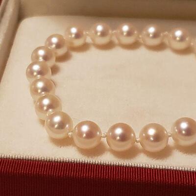 Lot 438: Real Pearls with 10k White Gold Clasp