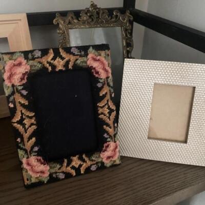 H - 645: Lot of Various Picture Frames 