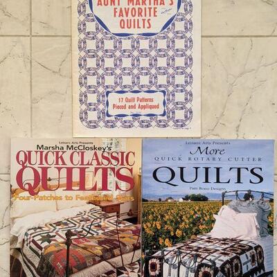 Lot# 93 s 3 Quilting books Vintage Aunt Martha's Favorite Quilts and Leisure Arts