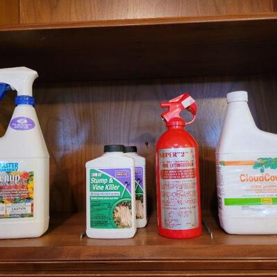 Lot #465: 90% Full or More Assorted Garden Care + Extinguisher 