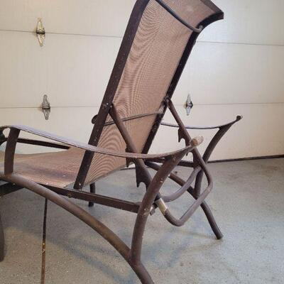 Lot #480: Lounger Chair - Needs repair