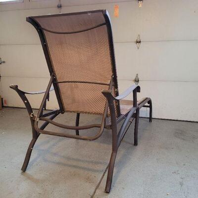 Lot #480: Lounger Chair - Needs repair