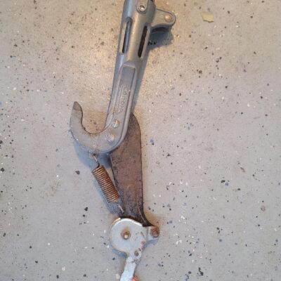 Lot #481: Extension Pole Tree Saw - Needs Repair