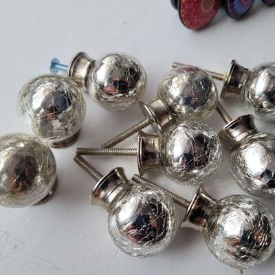 Lot #486: Large Variety of Door or Cabinet Pulls DESIGN CENTRIC