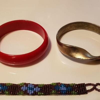 Lot 493: Bracelet lot