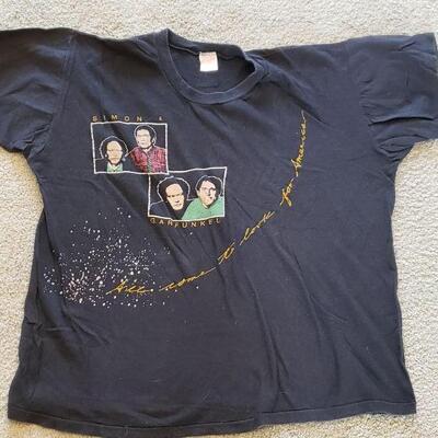 Lot 512:  Vintage 1983 Simon & Garfunkel T-shirt