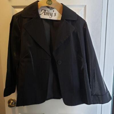 Lot 527: Jacket lot