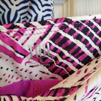 Lot 528: Golf Skirt lot