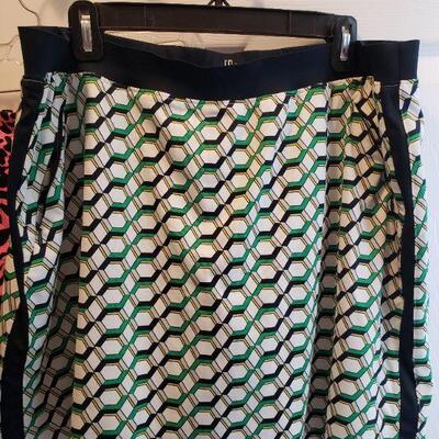 Lot 528: Golf Skirt lot