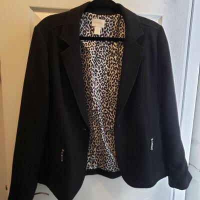 Lot 530: Ladies Suits lot (2 suits, 1 jacket)