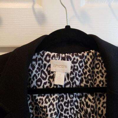Lot 530: Ladies Suits lot (2 suits, 1 jacket)