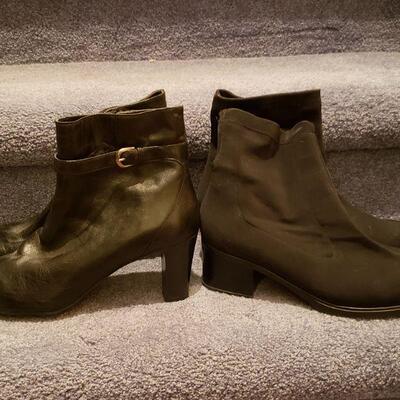 Lot 547: Black Boots