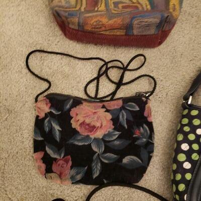 Lot 551: Purse lot