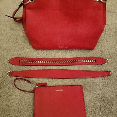 Lot 552: Calvin Klein Purse lot (2 purses- 1 with interchangeable strap)